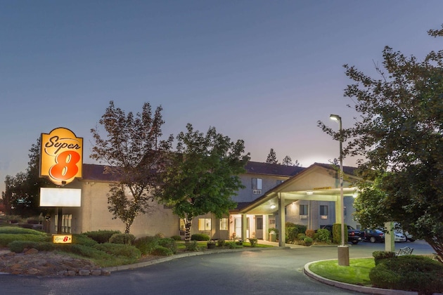 Gallery - Super 8 By Wyndham Bend
