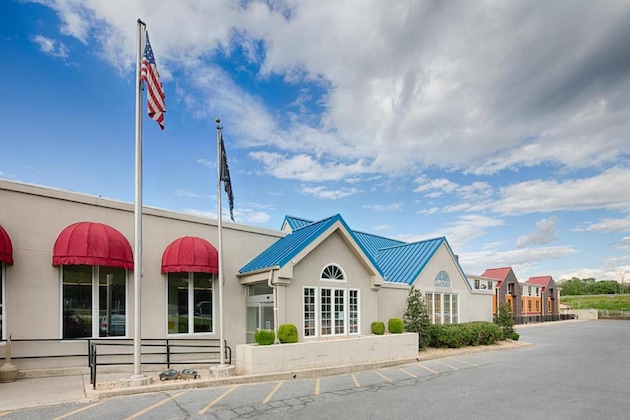 Gallery - Howard Johnson By Wyndham Chambersburg