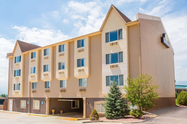 Gallery - Days Inn By Wyndham Colorado Springs Air Force Academy