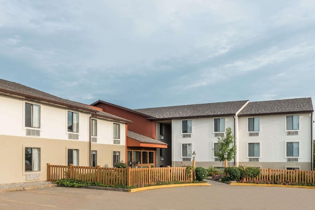 Gallery - Super 8 By Wyndham Columbia Clark Lane