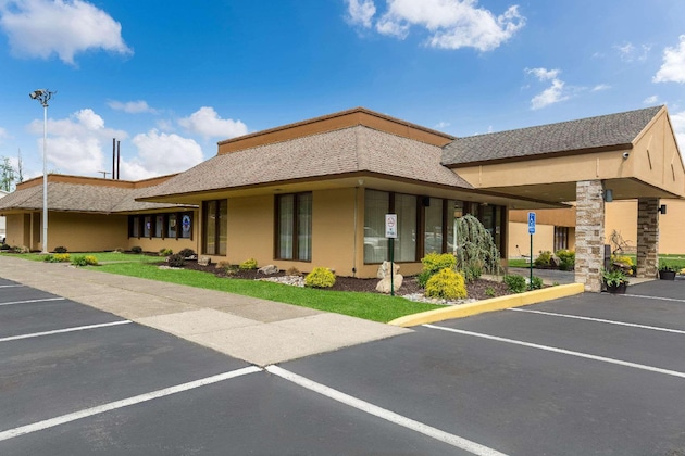 Gallery - Clarion Inn & Suites Stroudsburg - Poconos