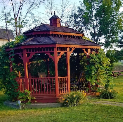 Gallery - Lake Erie Lodge