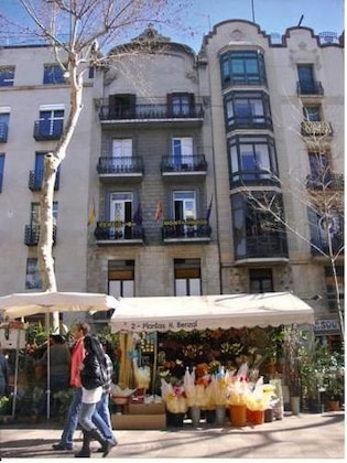 Gallery - Hostal Mont Thabor