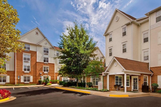 Gallery - Sonesta Simply Suites Falls Church