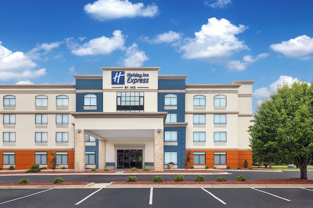 Gallery - Cross Creek Inn & Suite
