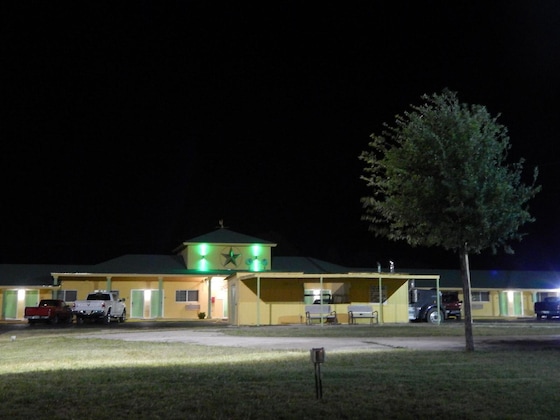 Gallery - Executive Inn
