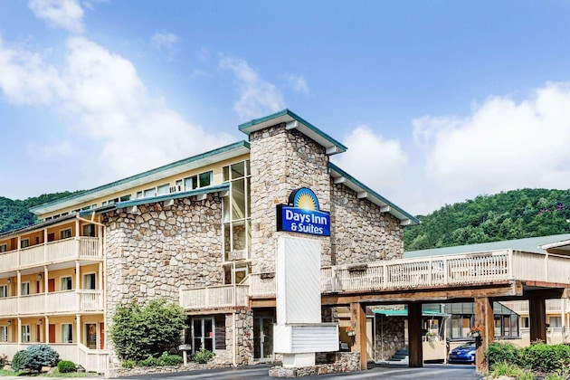 Gallery - Days Inn & Suites By Wyndham Downtown Gatlinburg Parkway