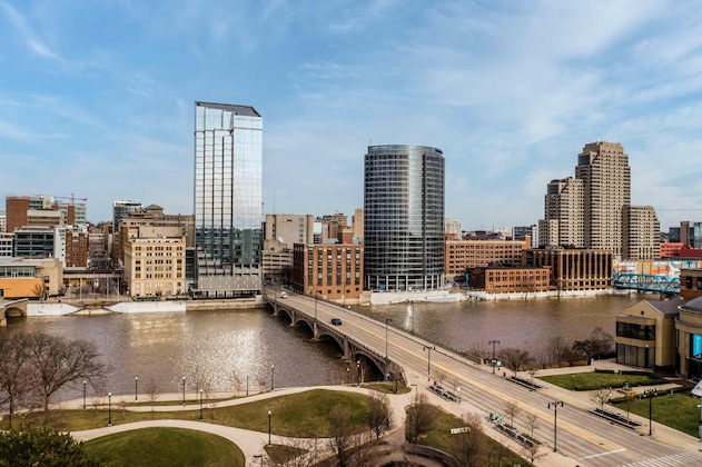 Gallery - Amway Grand Plaza-Curio Collection By Hilton