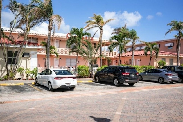 Gallery - Hollywood Beach Hotels