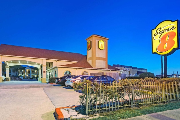 Gallery - Super 8 By Wyndham Houston Hobby Airport South