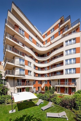 Gallery - Escala Hotel & Suites