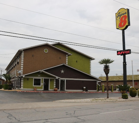 Gallery - Super 8 By Wyndham San Antonio I-35 North
