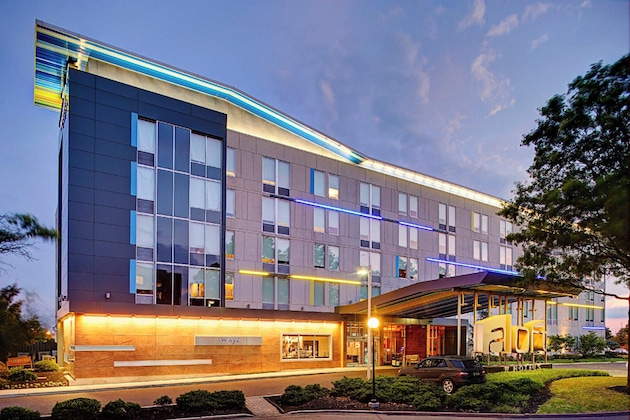 Gallery - Aloft Philadelphia Airport