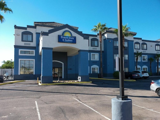 Gallery - Days Inn & Suites By Wyndham Tucson Marana