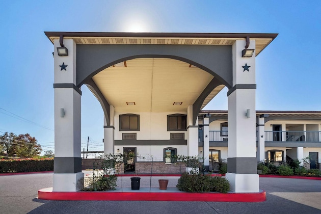 Gallery - Americas Best Value Inn Houston Heights At I-45