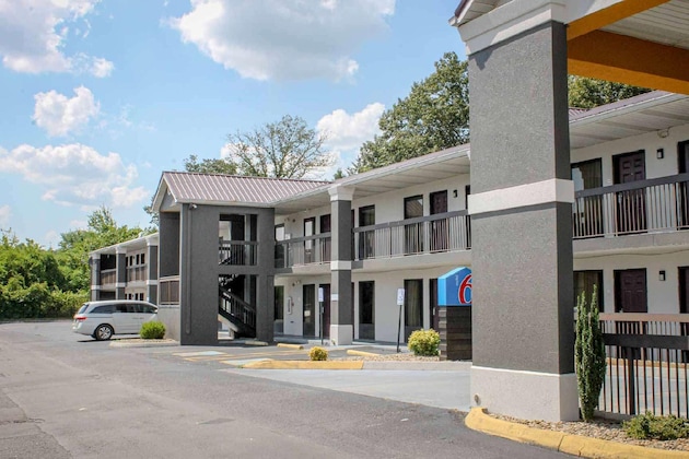 Gallery - Motel 6 Knoxville