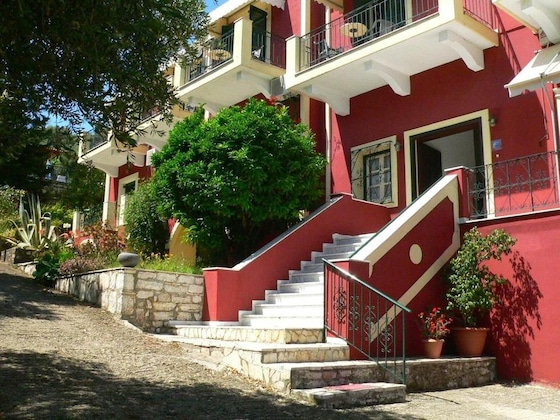 Gallery - Apraos Bay Hotel
