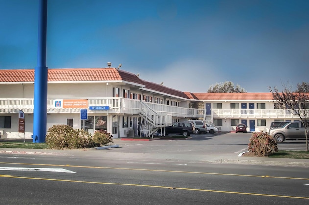 Gallery - Motel 6 Eureka