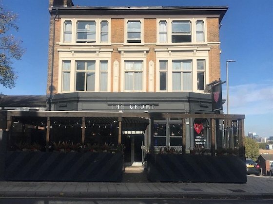 Gallery - Publove @ The Crown, Battersea - Hostel