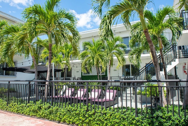 Gallery - Beachside Apartments and All Suites Hotel