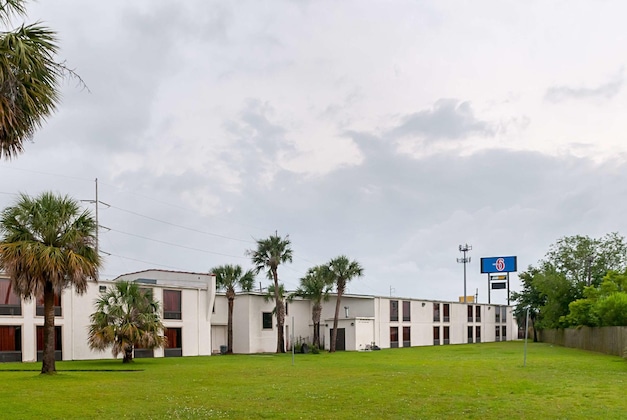 Gallery - Motel 6 New Orleans