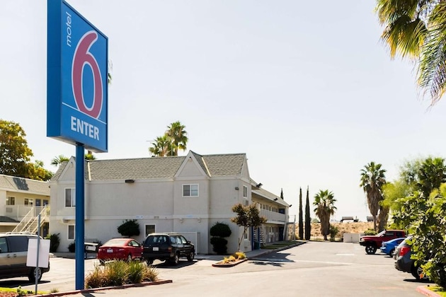 Gallery - Motel 6 Bakersfield East
