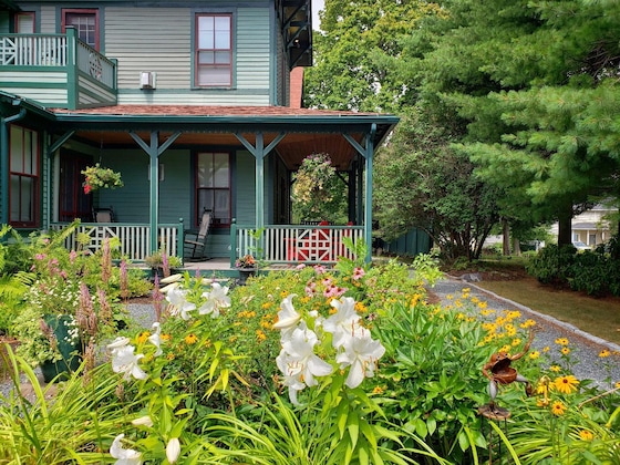 Gallery - The Primrose