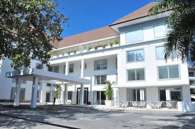 Gallery - Lv8 Resort Hotel