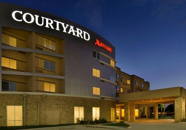 Gallery - Courtyard By Marriott Houston Nw 290 Corridor