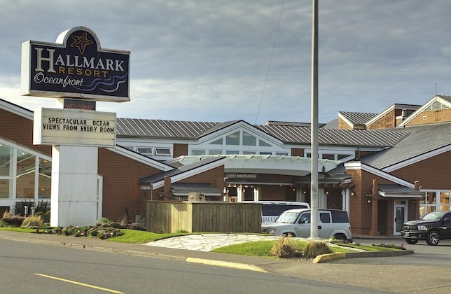 Gallery - Hallmark Resort - Newport