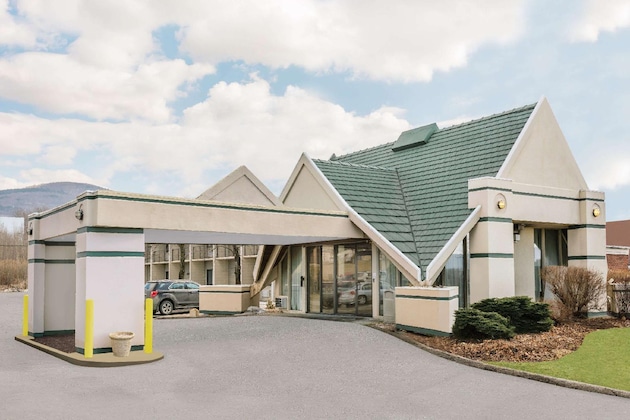 Gallery - Days Inn By Wyndham Rutland Killington Area