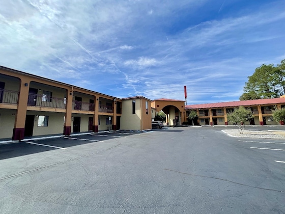 Gallery - Red Roof Inn & Suites Jackson Richland
