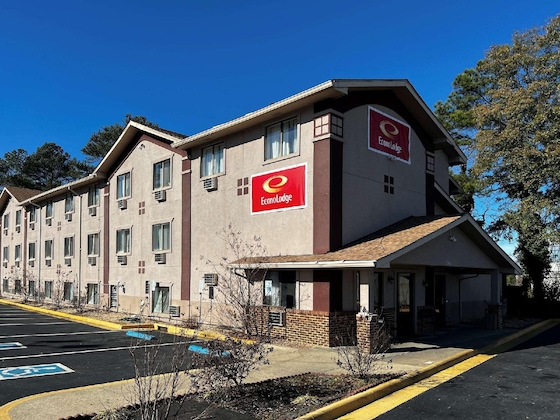 Gallery - Econo Lodge Spring Lake Near Fort Bragg