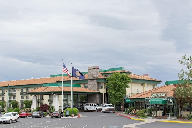 Gallery - Rogue Regency Inn Medford Airport