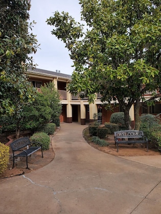 Gallery - Days Inn By Wyndham Lawton