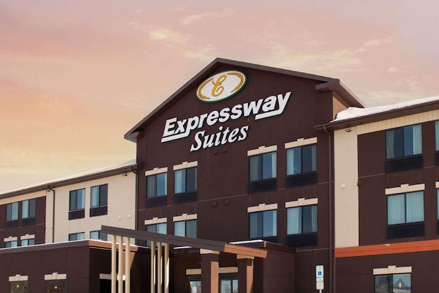 Gallery - Expressway Suites Of Grand Forks