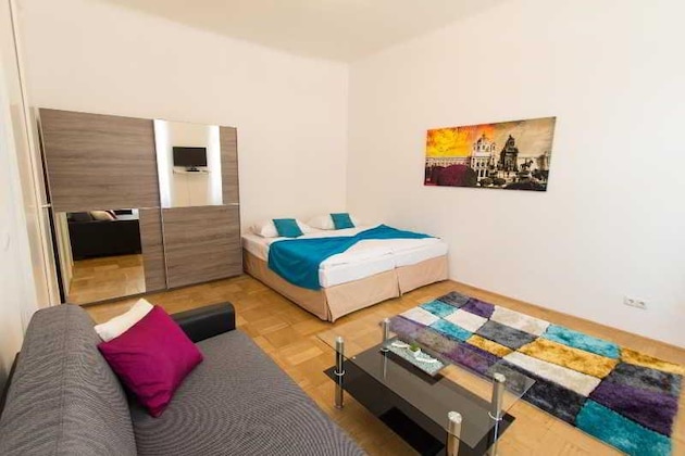Gallery - Checkvienna - Lassallestrasse