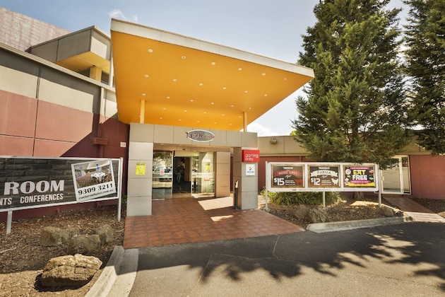 Gallery - Nightcap At Coolaroo Hotel
