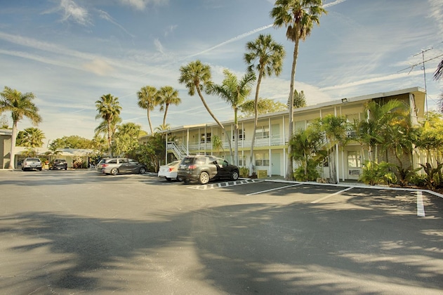 Gallery - Regency Inn & Suites