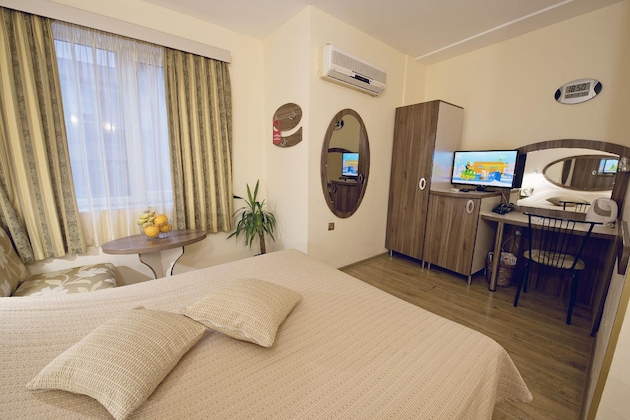 Gallery - Hotel Color