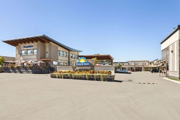 Gallery - Days Inn By Wyndham Montreal East