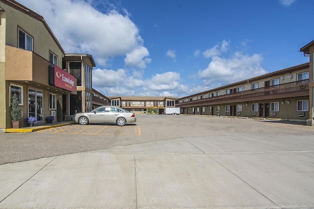 Gallery - Econo Lodge Inn & Suites