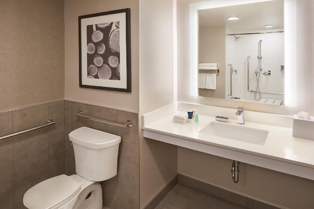 Gallery - Four Points By Sheraton Vaughan
