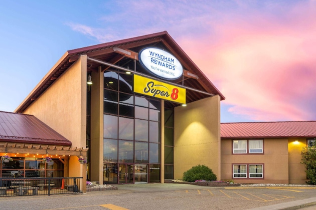 Gallery - Super 8 By Wyndham Sherwood Park Edmonton Area