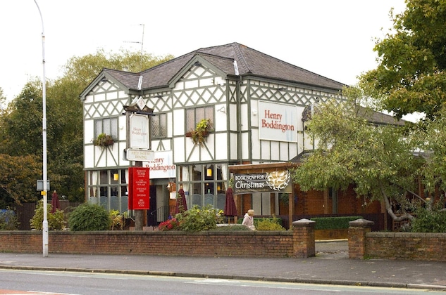Gallery - Premier Inn Manchester (Swinton)