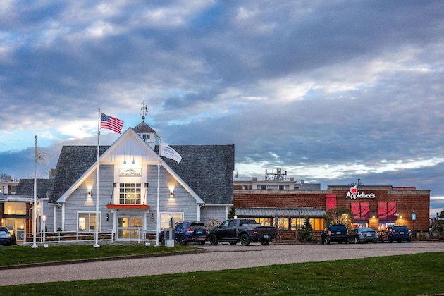 Gallery - Howard Johnson By Wyndham Middletown Newport Area