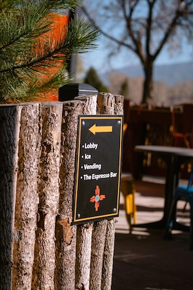 Gallery - Taos Valley Lodge