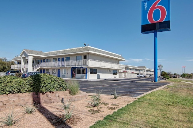 Gallery - Motel 6 Dallas Euless