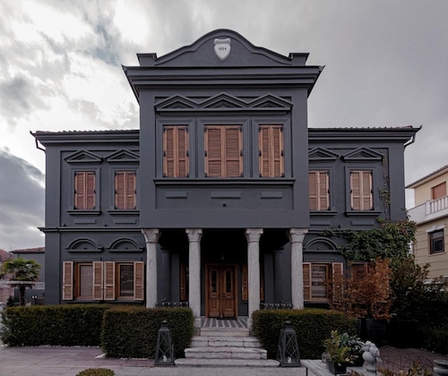 Gallery - Life Gallery Hotel