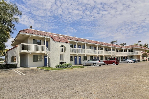 Gallery - Motel 6 Lompoc